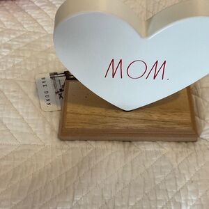 Rae Dunn Cream Heart 'MOM' Decor